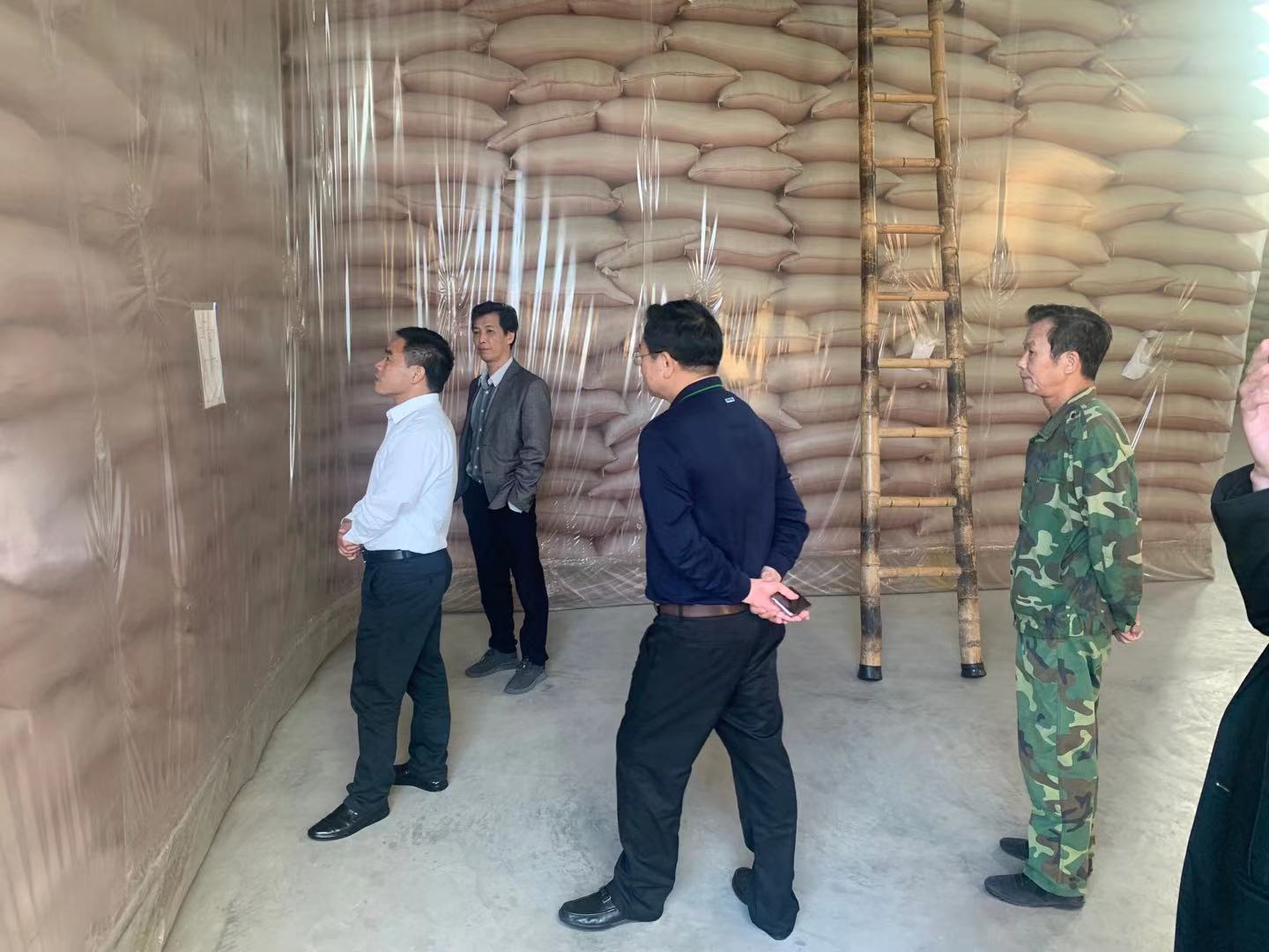 曾俊喜区长调研湘桥区储备粮库储粮安全及安全生产