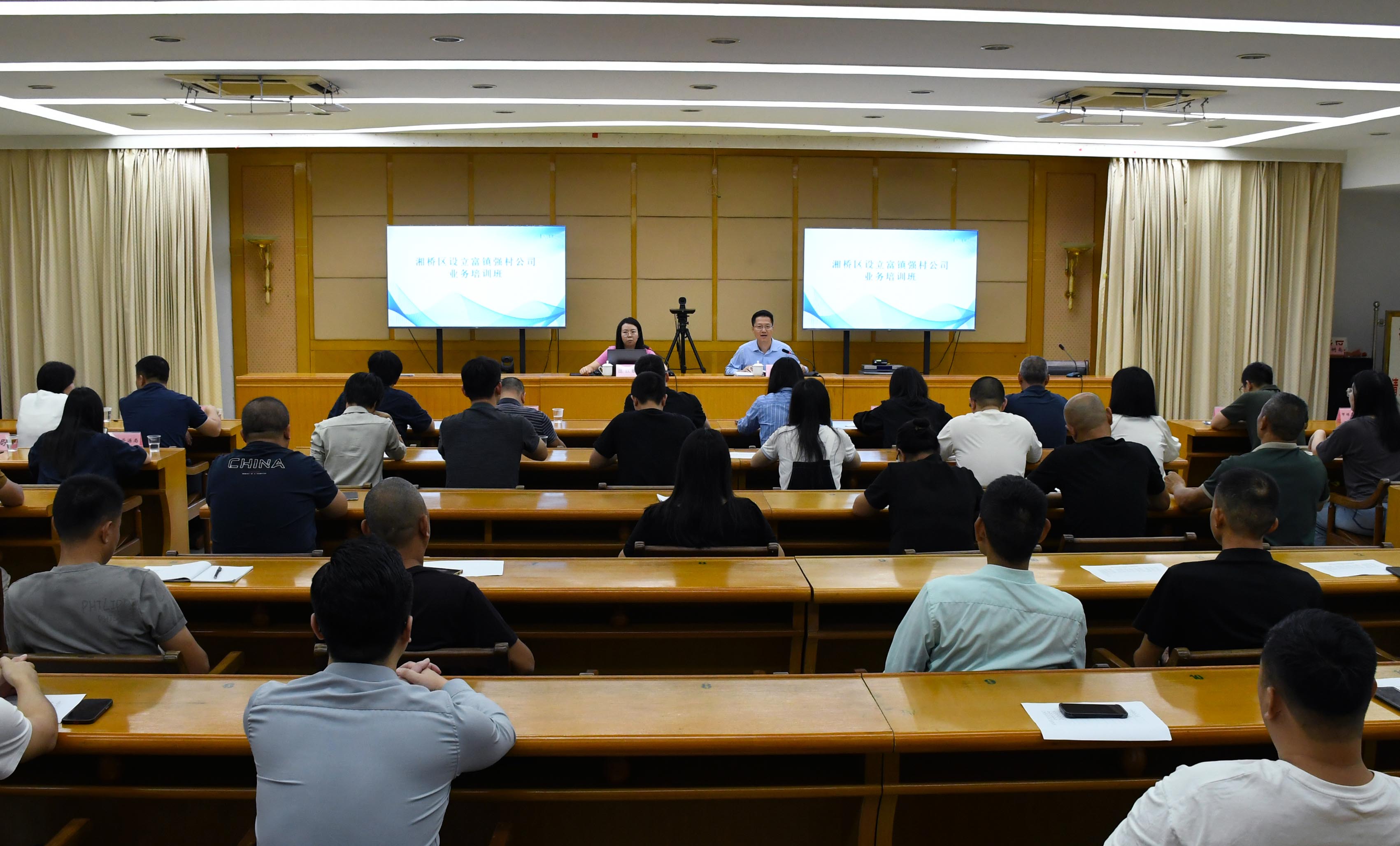 8 DSC_5275富镇强村公司.jpg
