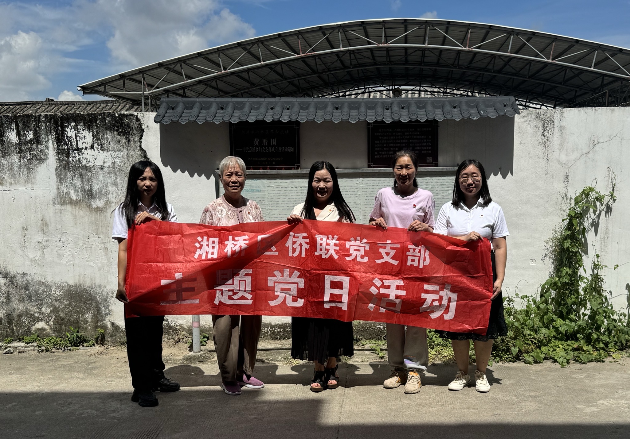 ce6318f737e358bbb45a3d4b4e586e9.jpg